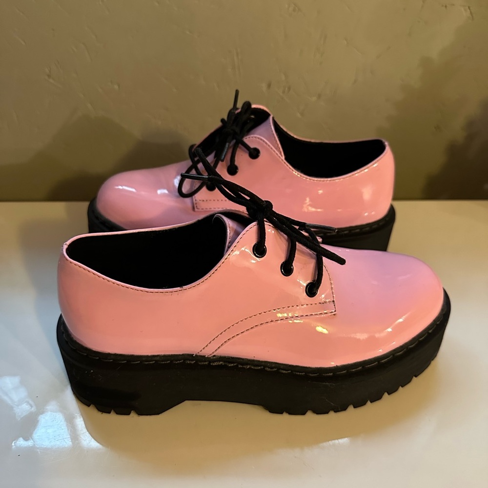 Pink Platform patent leather Steeve Madden dress shoes